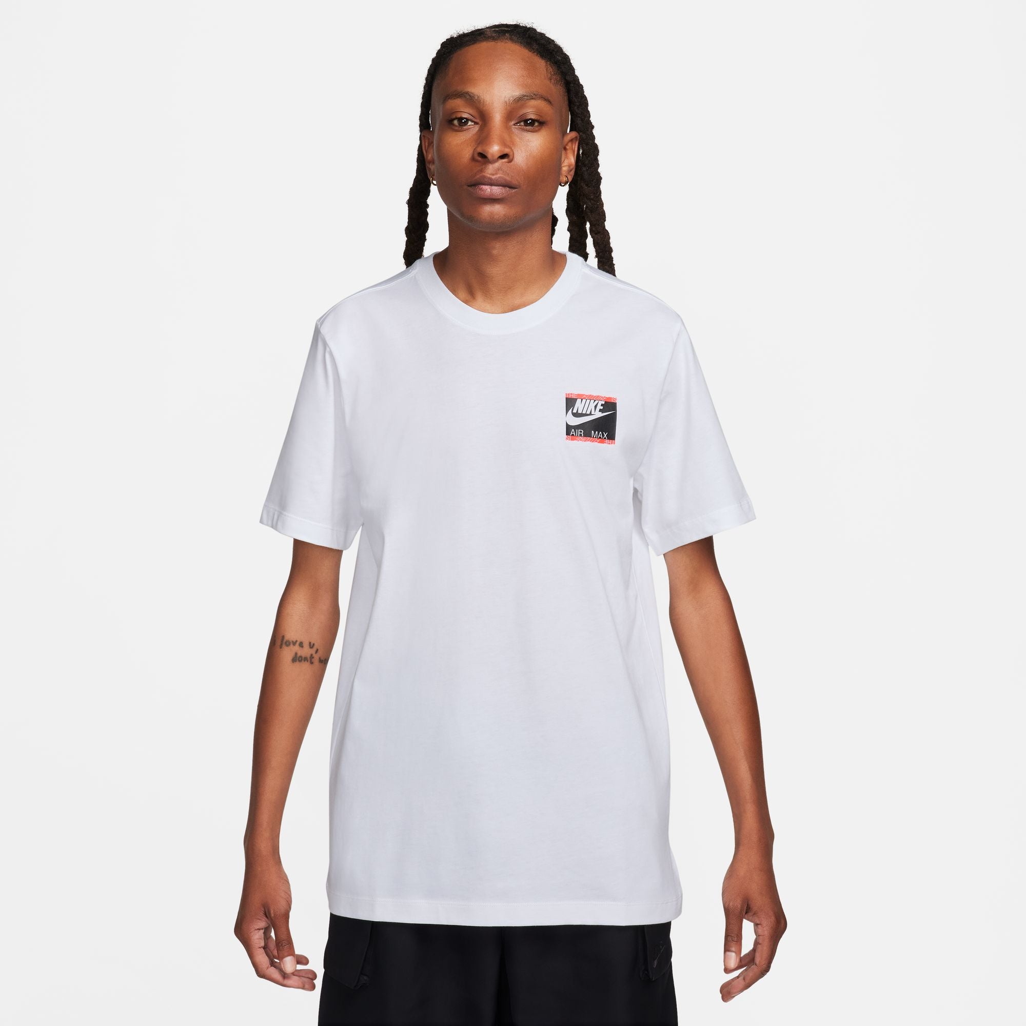 Nike sportswear hotsell t shirt white