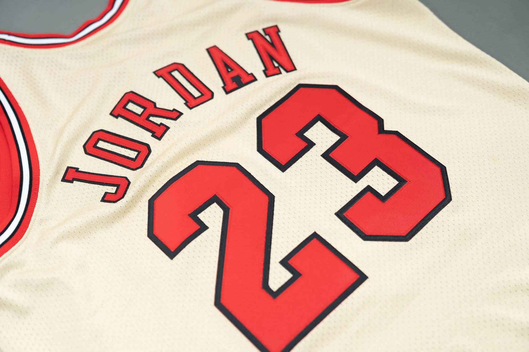 Mitchell & Ness Men's Chicago Bulls Michael Jordan Authentic