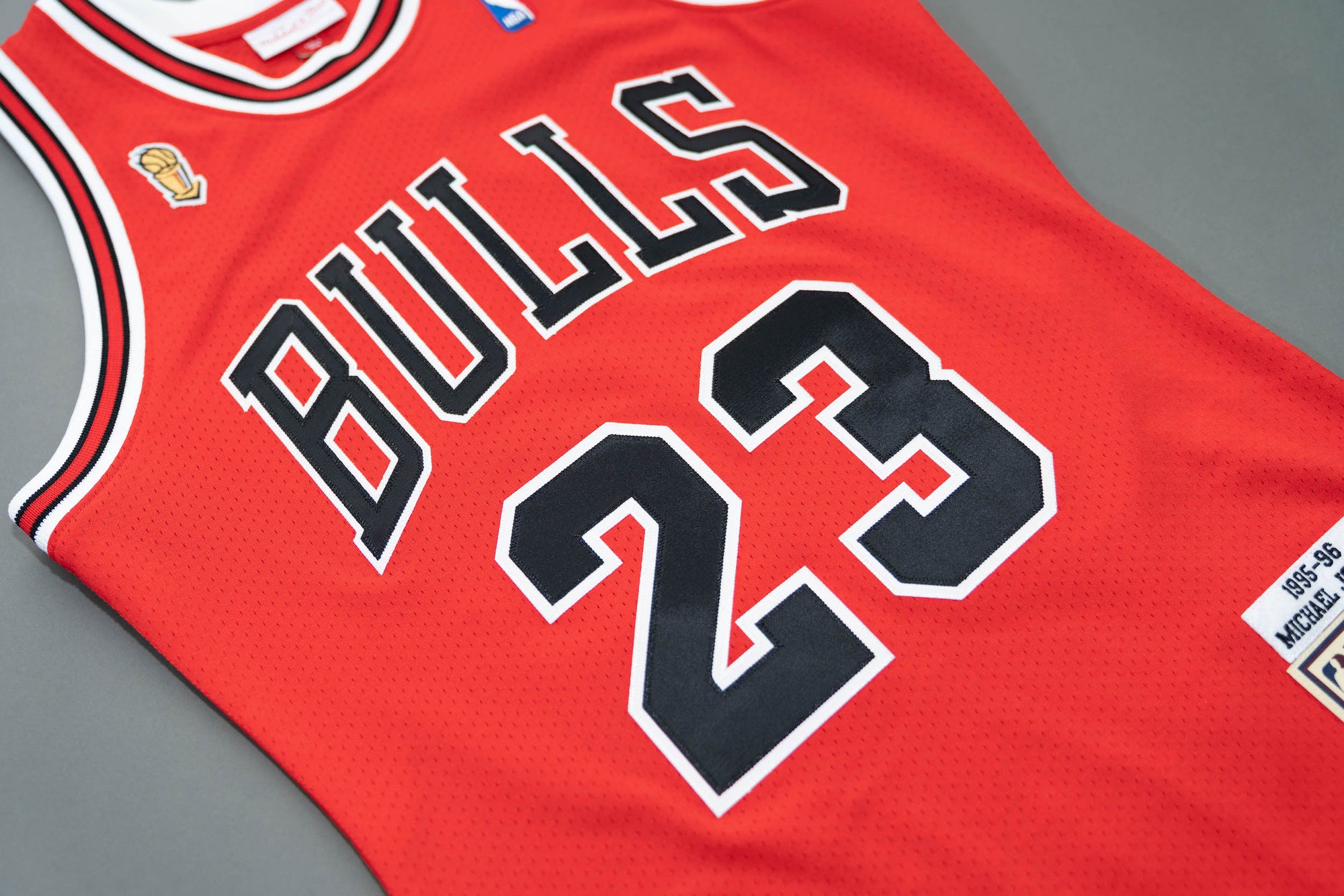 Mitchell & Ness Authentic Jersey Chicago Bulls 1995-96 Michael Jordan