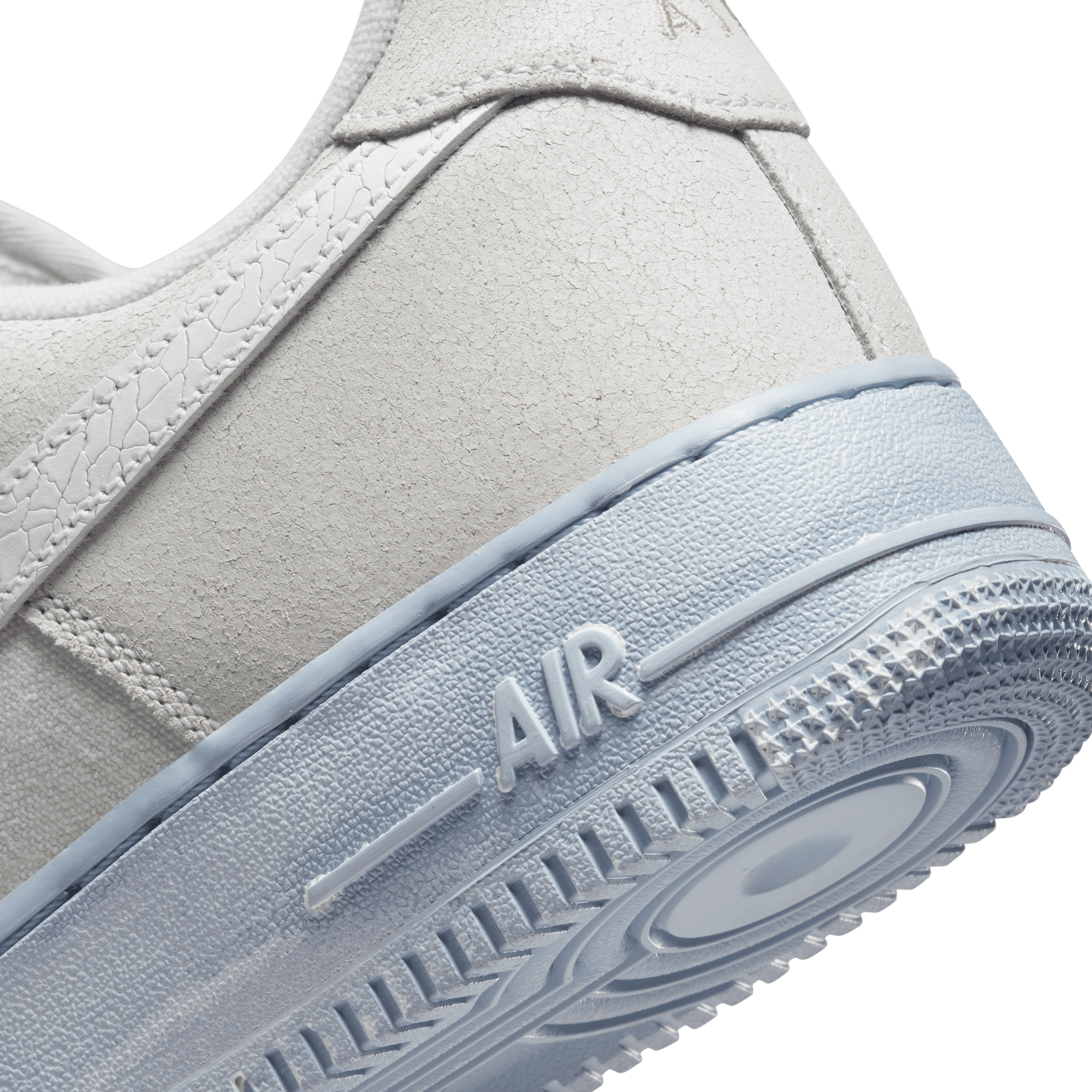 Nike Air Force 1 LV8 Emb Boys' Basketball Shoes