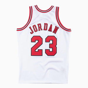 100% Authentic Michael Jordan Mitchell & Ness 95 96 Gold Bulls Jersey Size  40 M